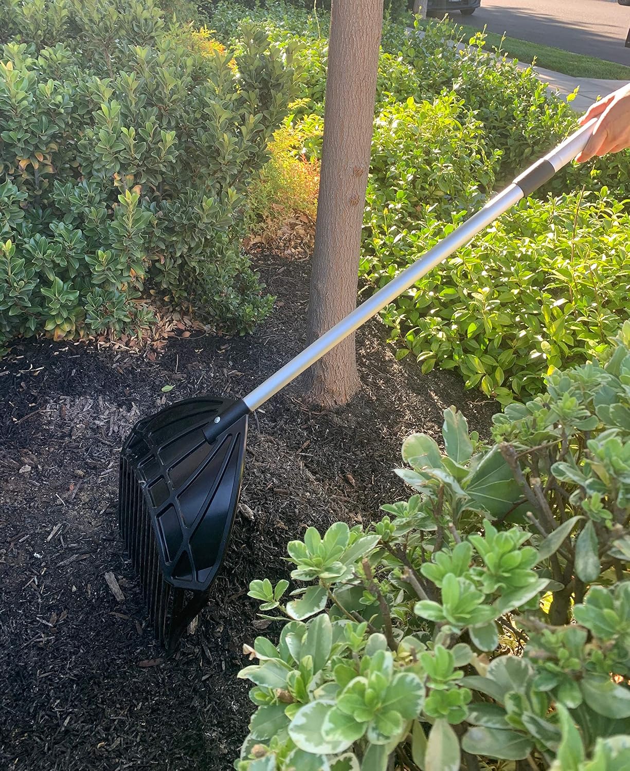 Extenable Rake MLTOOLS Extendable Rake, Shovel and Sieve 3-in-1 Garden Tool R8279-EXT